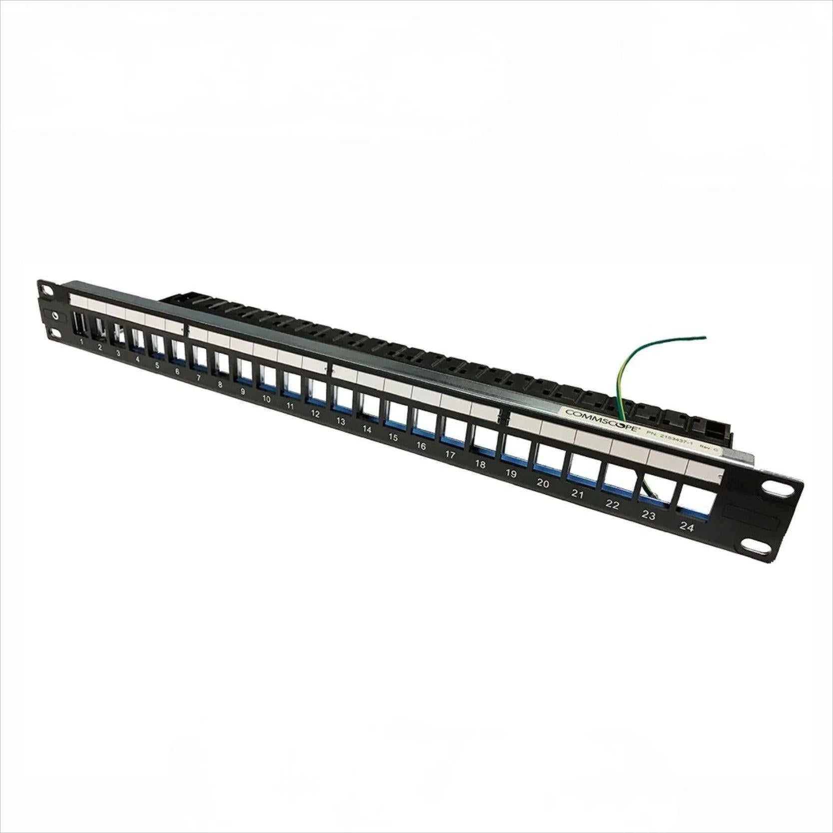 CCOMMSCOPE 760237040 Panel de Conexión 24 Puertos Cat6 Descargado 19"