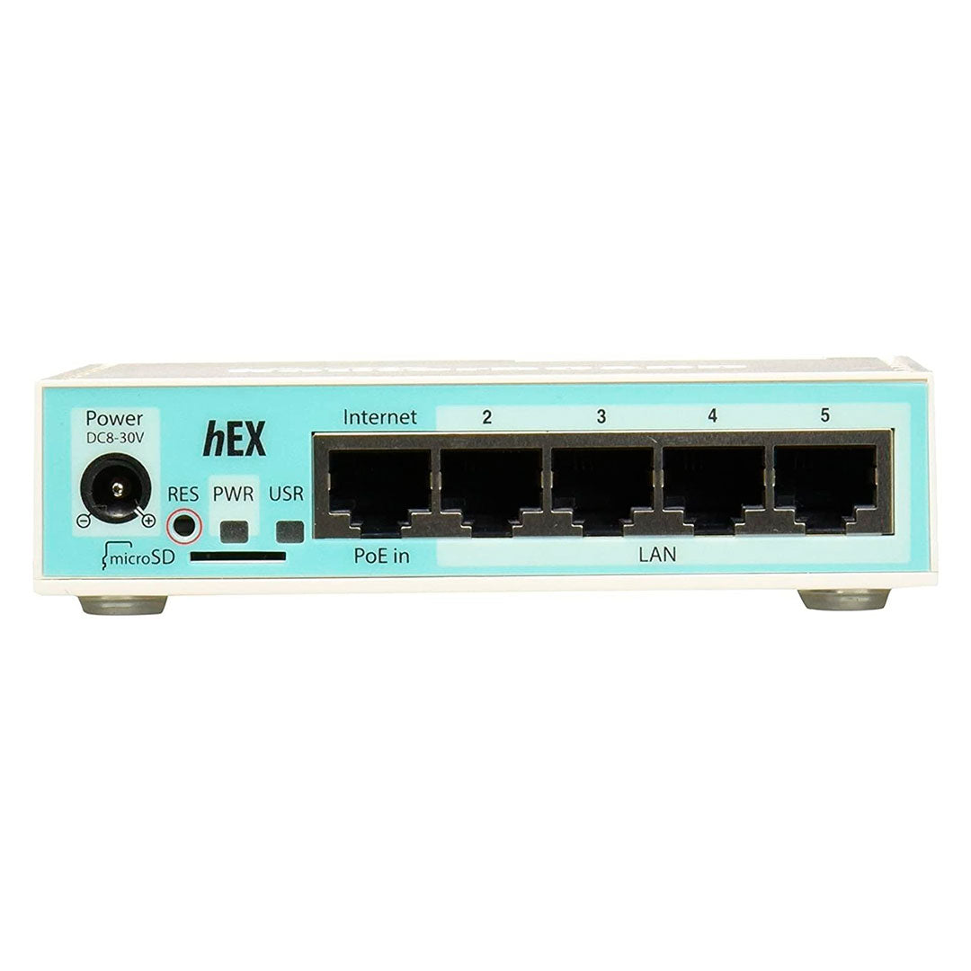 Router hEX de cinco puertos Ethernet RJ45 con entrada PoE, microSD y conectores de red.